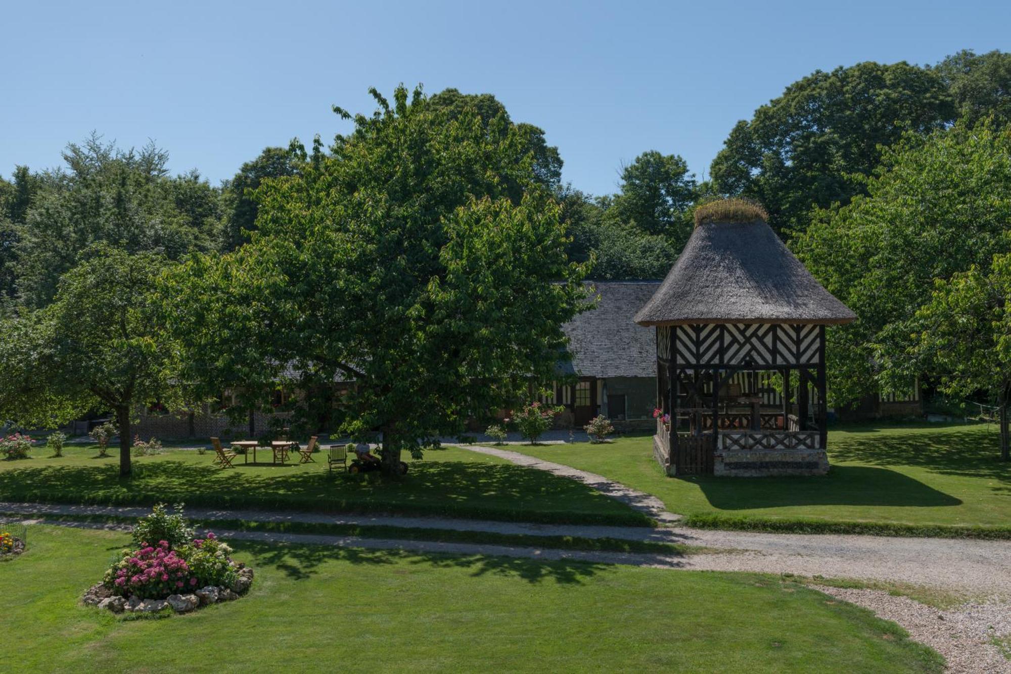 La Ferme Chevalier Hotel Equemauville Exterior photo